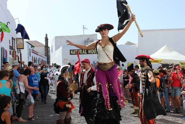 Jornada Inaugural Langaia  2014 "Piratas al reciclaje"